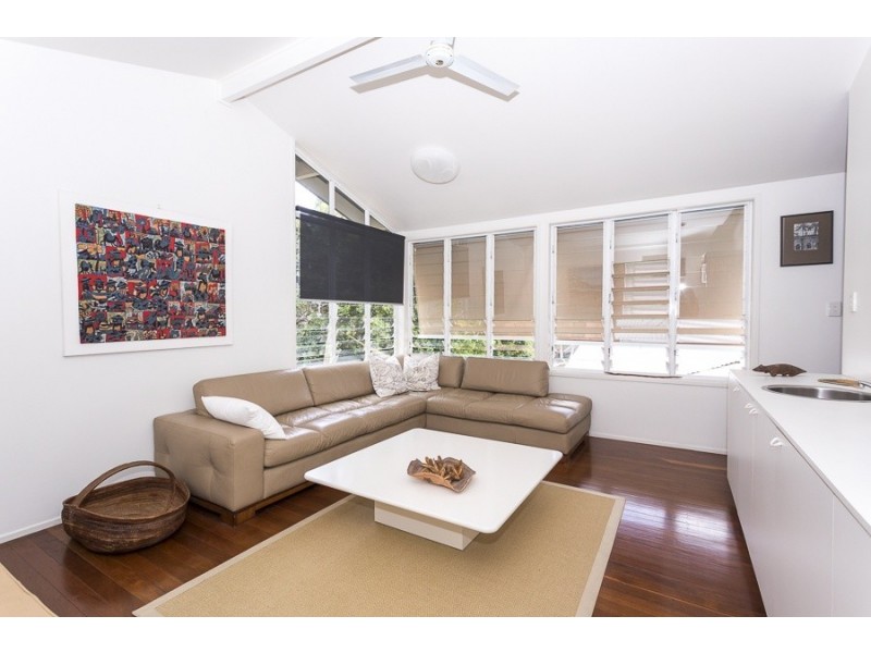 18 Booran Street, Point Lookout QLD 4183