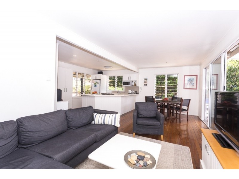 18 Booran Street, Point Lookout QLD 4183