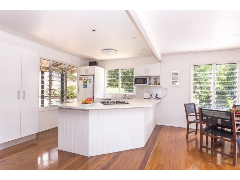 18 Booran Street, Point Lookout QLD 4183