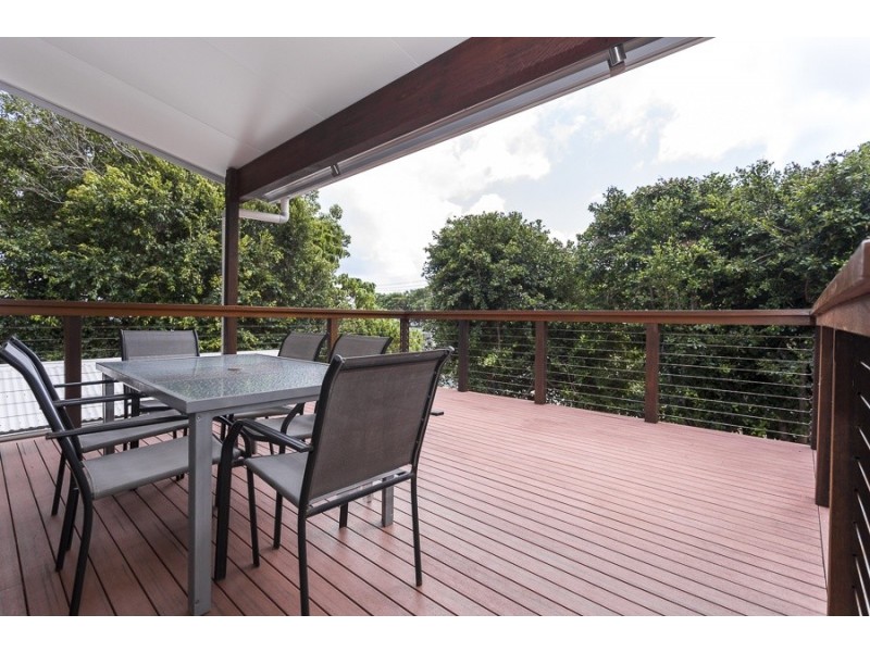 18 Booran Street, Point Lookout QLD 4183