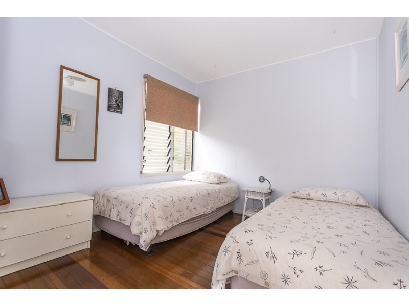 18 Booran Street, Point Lookout QLD 4183