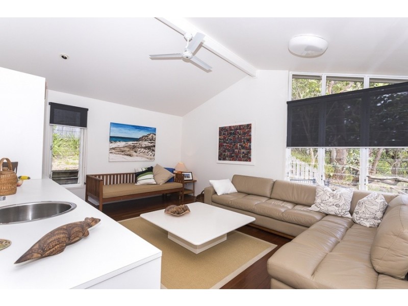 18 Booran Street, Point Lookout QLD 4183