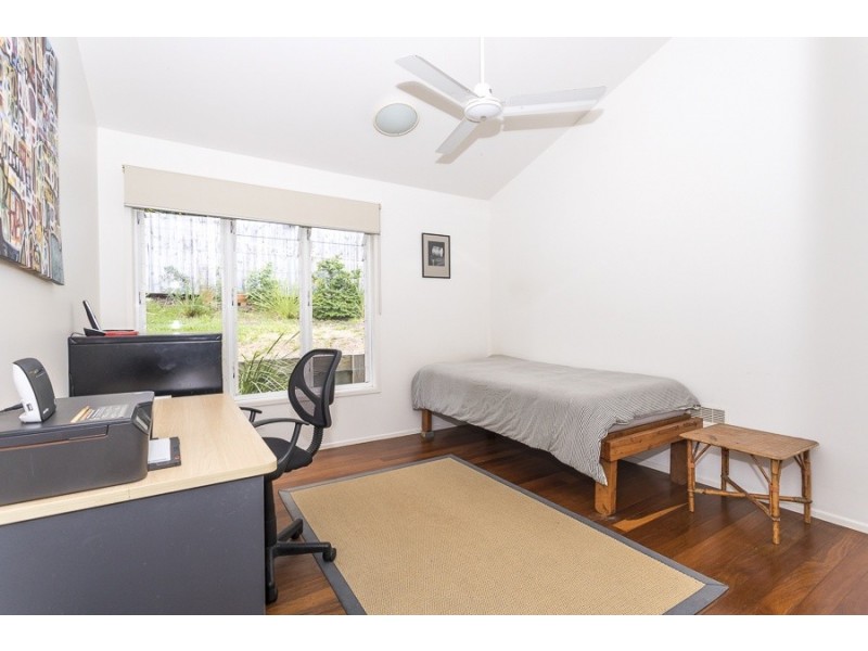 18 Booran Street, Point Lookout QLD 4183