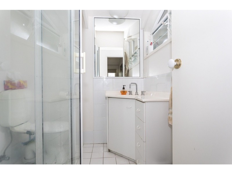 18 Booran Street, Point Lookout QLD 4183