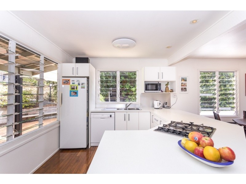 18 Booran Street, Point Lookout QLD 4183