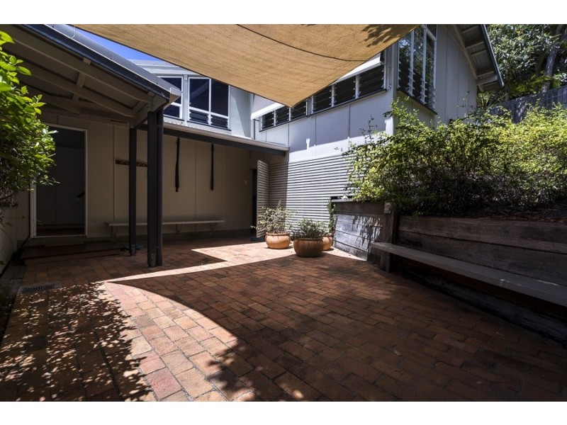 18 Booran Street, Point Lookout QLD 4183