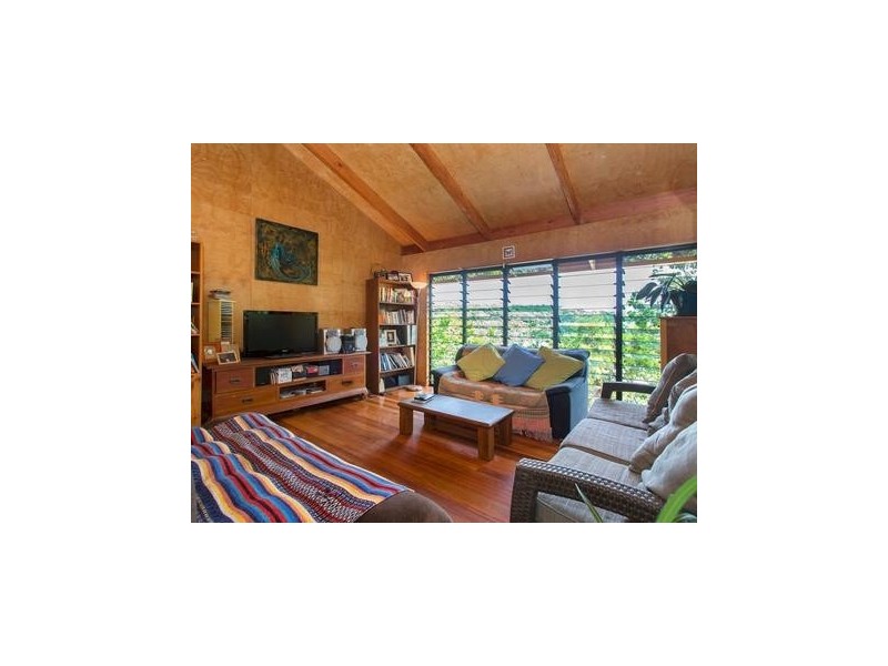 9 Bimba Street, Point Lookout QLD 4183