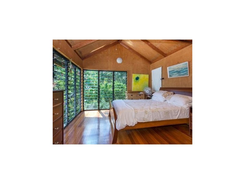 9 Bimba Street, Point Lookout QLD 4183