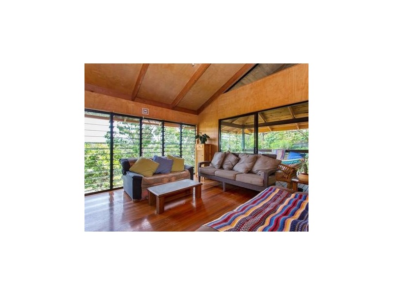 9 Bimba Street, Point Lookout QLD 4183