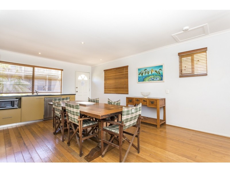 17/21-25 Cumming Parade, Point Lookout QLD 4183
