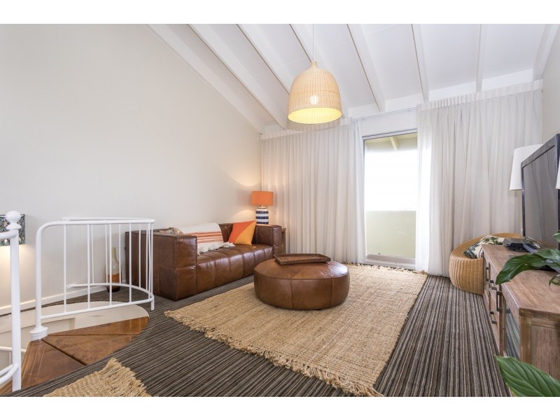 2/11 Midjimberry Road, Point Lookout QLD 4183