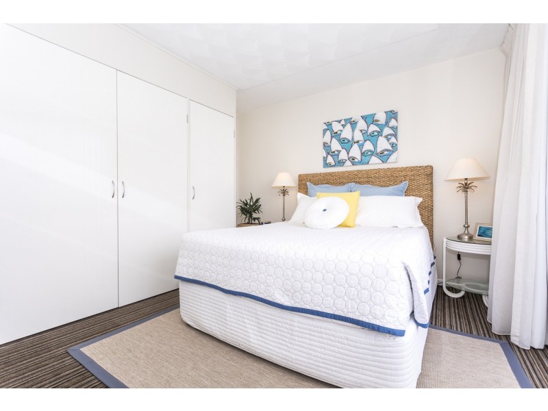 2/11 Midjimberry Road, Point Lookout QLD 4183