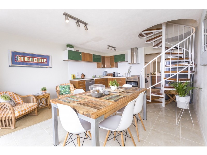 2/11 Midjimberry Road, Point Lookout QLD 4183