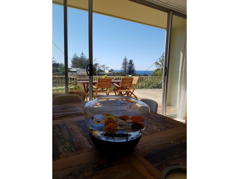 2/11 Midjimberry Road, Point Lookout QLD 4183