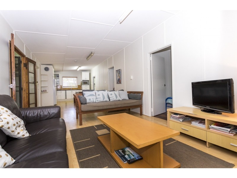 68 MOOLOOMBA RD, Point Lookout QLD 4183