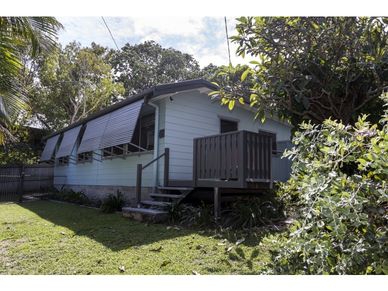 68 MOOLOOMBA RD, Point Lookout QLD 4183