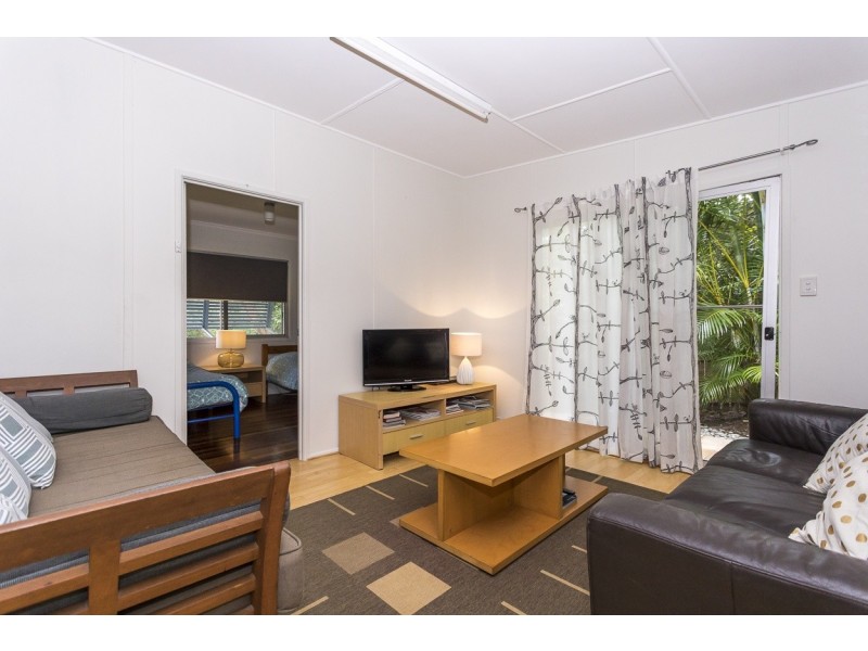 68 MOOLOOMBA RD, Point Lookout QLD 4183