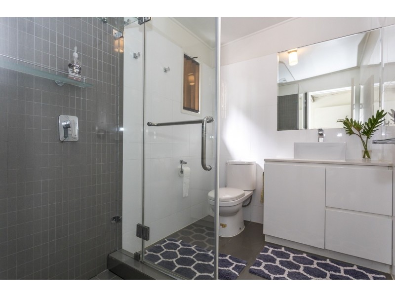 68 MOOLOOMBA RD, Point Lookout QLD 4183