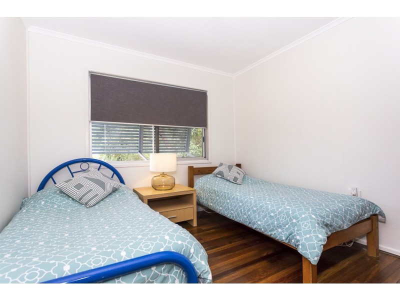 68 MOOLOOMBA RD, Point Lookout QLD 4183