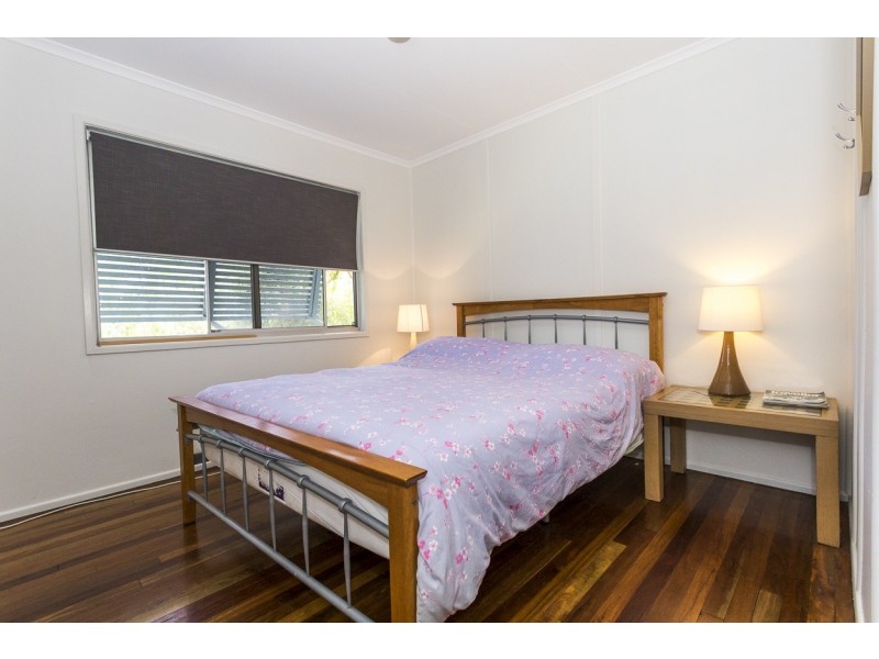68 MOOLOOMBA RD, Point Lookout QLD 4183