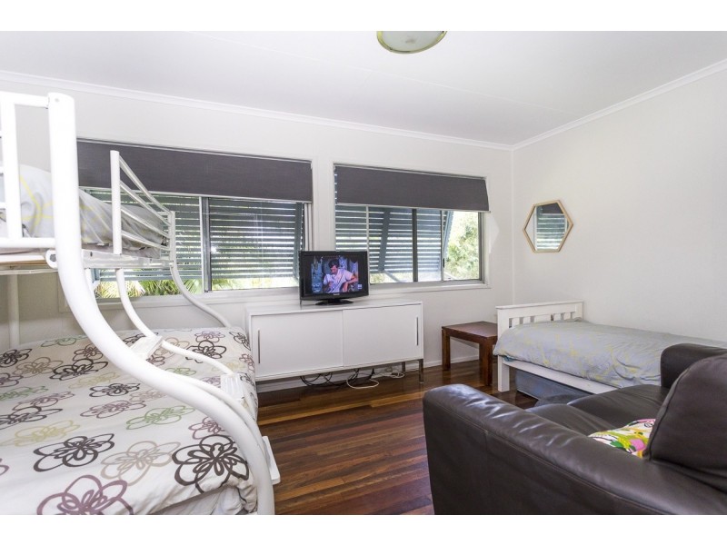 68 MOOLOOMBA RD, Point Lookout QLD 4183