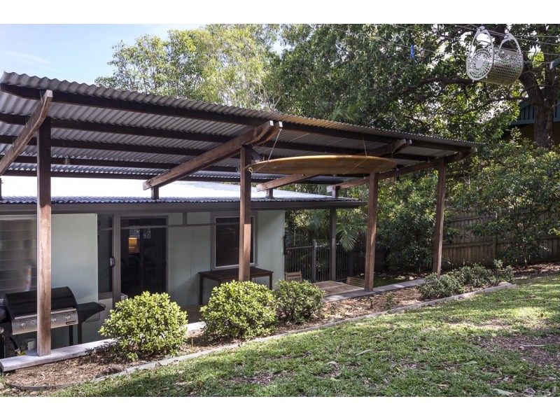68 MOOLOOMBA RD, Point Lookout QLD 4183