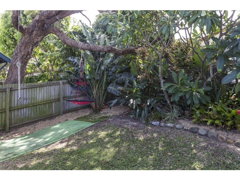 68 MOOLOOMBA RD, Point Lookout QLD 4183