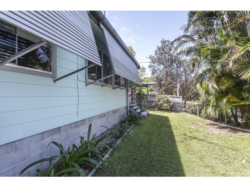 68 MOOLOOMBA RD, Point Lookout QLD 4183