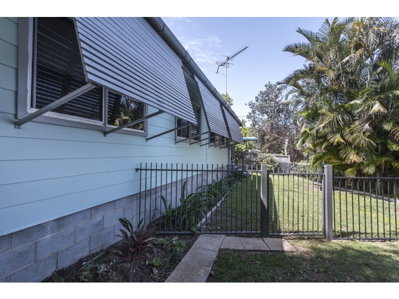 68 MOOLOOMBA RD, Point Lookout QLD 4183