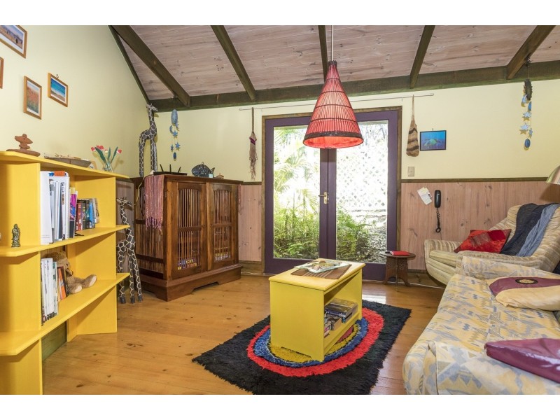 9 Waller Court, Point Lookout QLD 4183