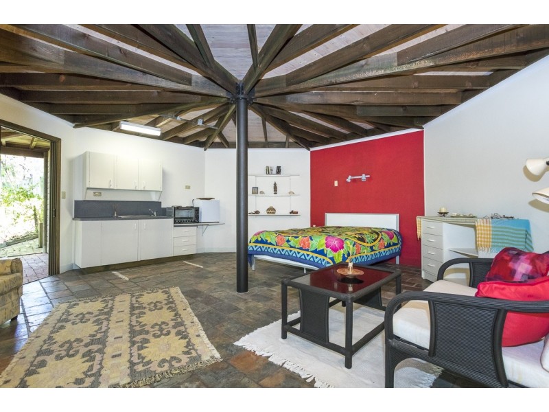 9 Waller Court, Point Lookout QLD 4183