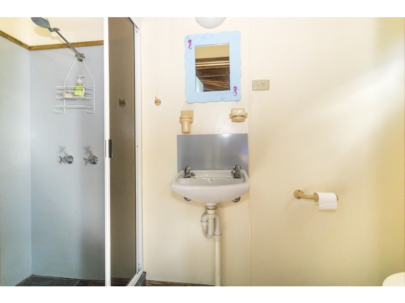 9 Waller Court, Point Lookout QLD 4183