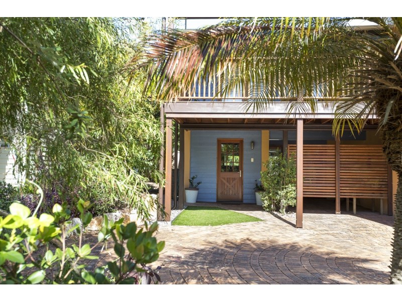 2/3 Prosperity Street, Point Lookout QLD 4183