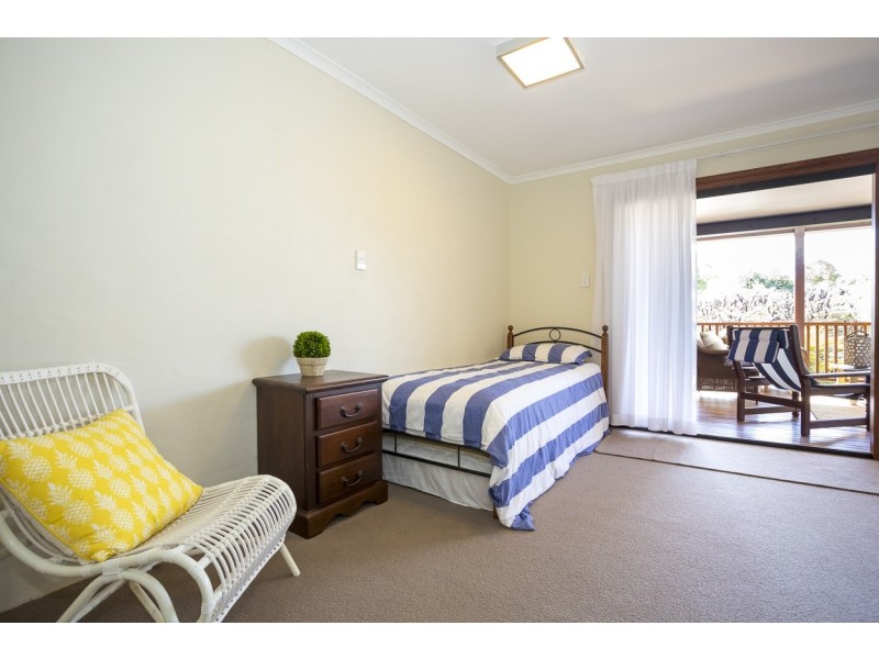 2/3 Prosperity Street, Point Lookout QLD 4183