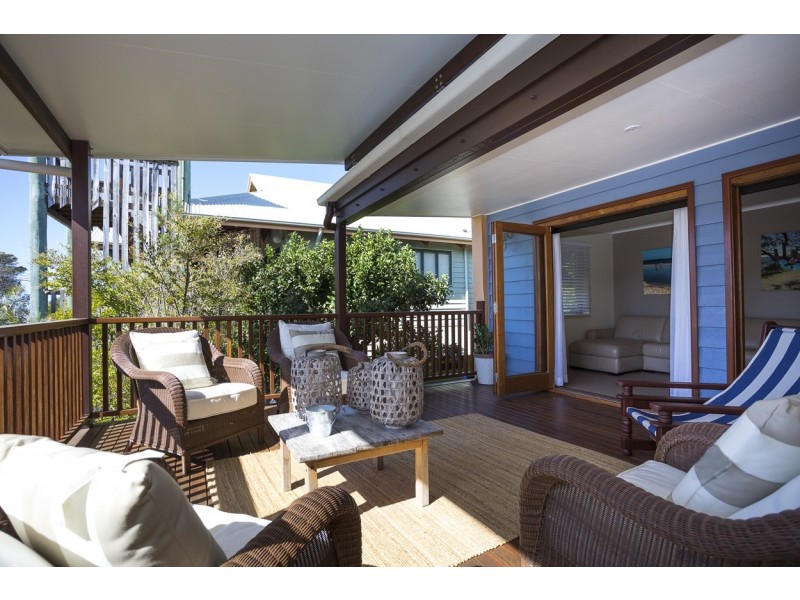 2/3 Prosperity Street, Point Lookout QLD 4183