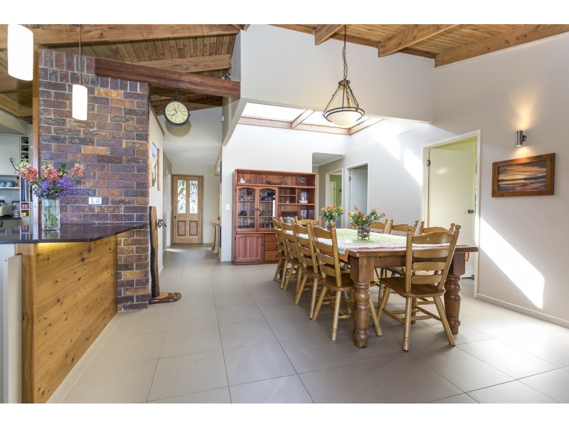 131 Rainbow Crescent, Dunwich QLD 4183