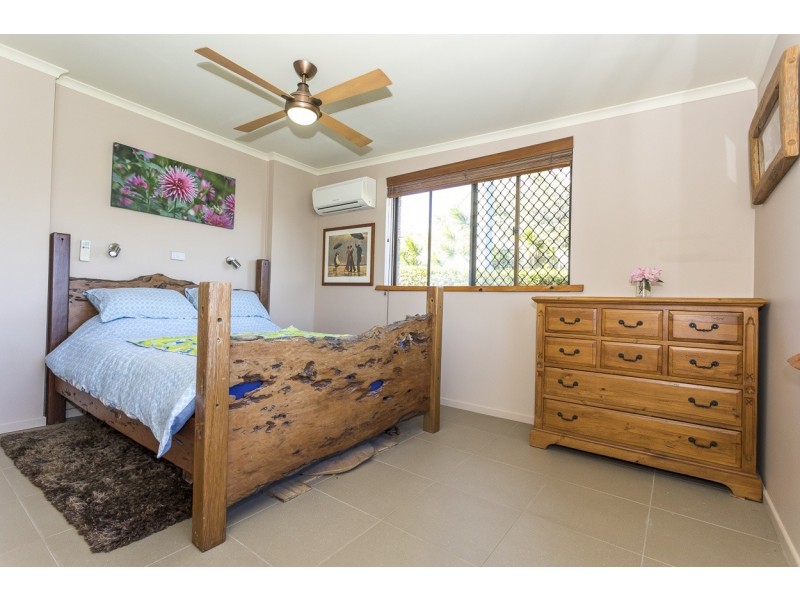131 Rainbow Crescent, Dunwich QLD 4183