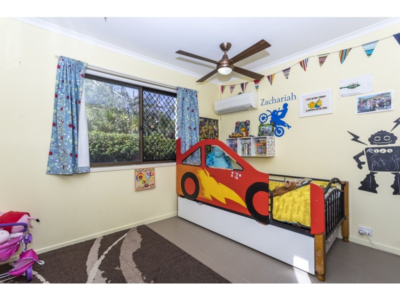 131 Rainbow Crescent, Dunwich QLD 4183