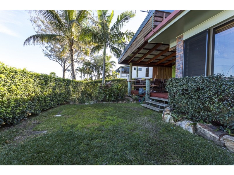 131 Rainbow Crescent, Dunwich QLD 4183