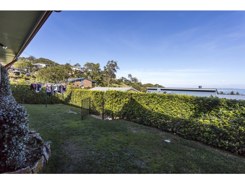 131 Rainbow Crescent, Dunwich QLD 4183
