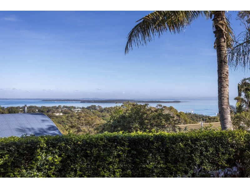 131 Rainbow Crescent, Dunwich QLD 4183