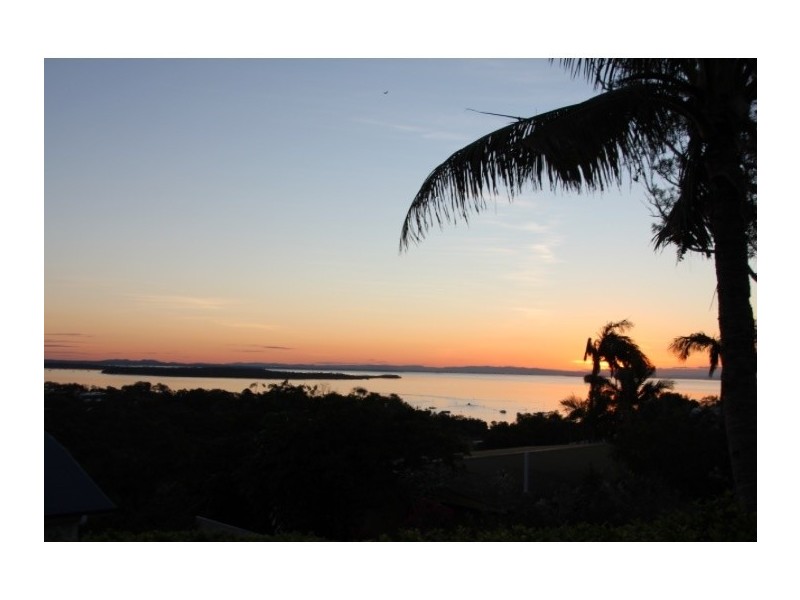 131 Rainbow Crescent, Dunwich QLD 4183