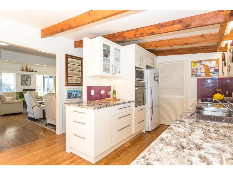 36 Yarrong Rd, Point Lookout QLD 4183
