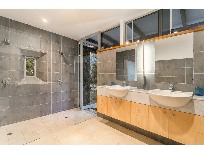 16 Merinda, Point Lookout QLD 4183