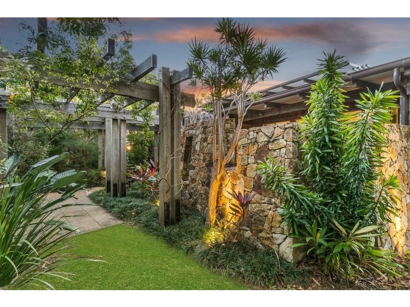 16 Merinda, Point Lookout QLD 4183