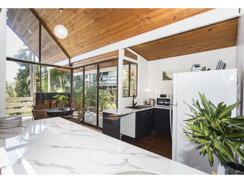 5 Merinda Crescent, Point Lookout QLD 4183