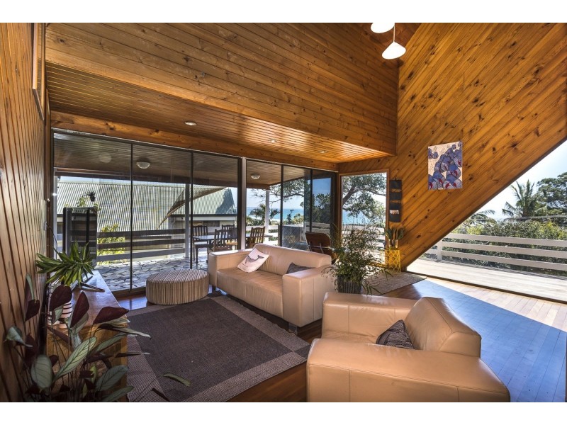 5 Merinda Crescent, Point Lookout QLD 4183