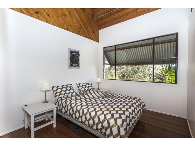 5 Merinda Crescent, Point Lookout QLD 4183