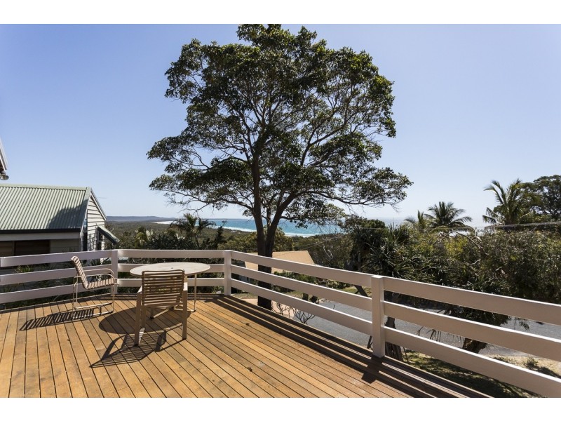 5 Merinda Crescent, Point Lookout QLD 4183