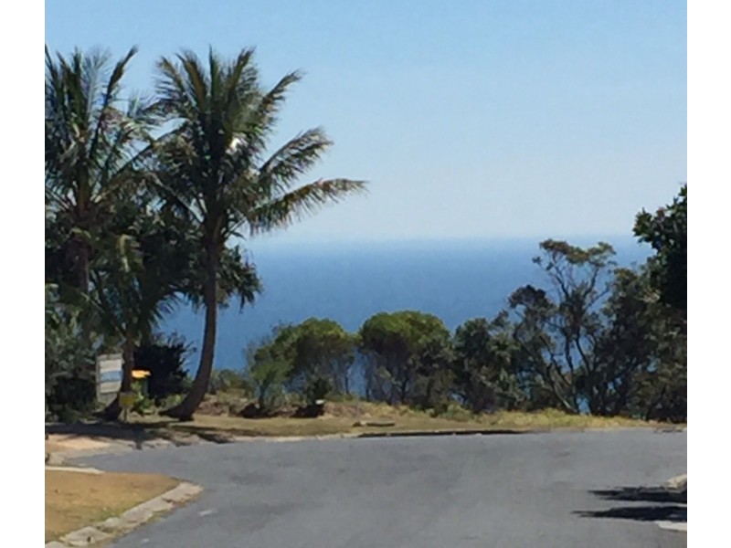 28 Cumming Parade, Point Lookout QLD 4183